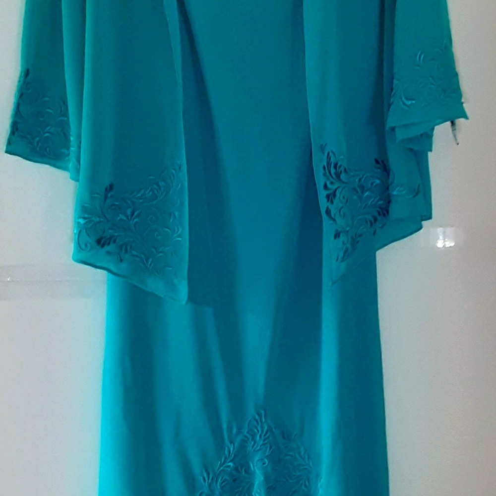 DRESS